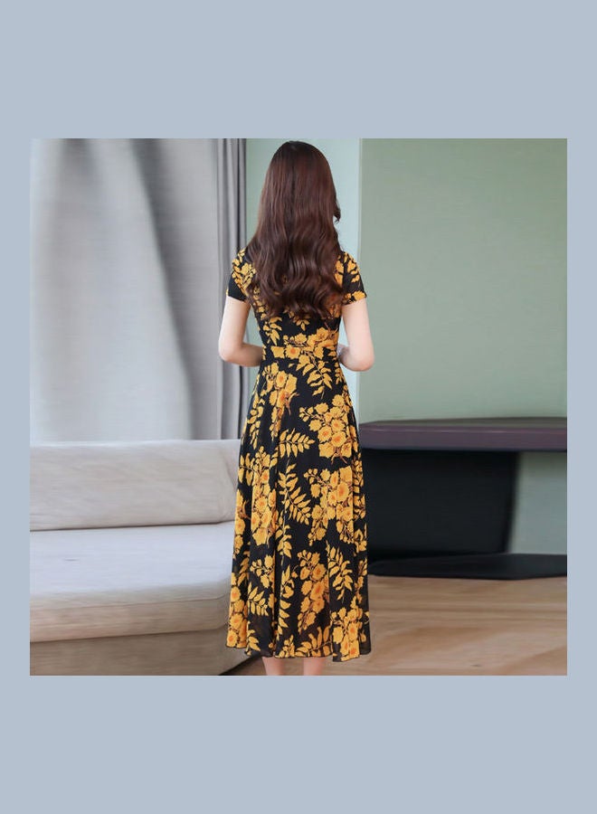 فستان صيفي بأكمام قصيرة وخصر مرتفع وبطبعة عصرية متعدد الألوان - Image 3