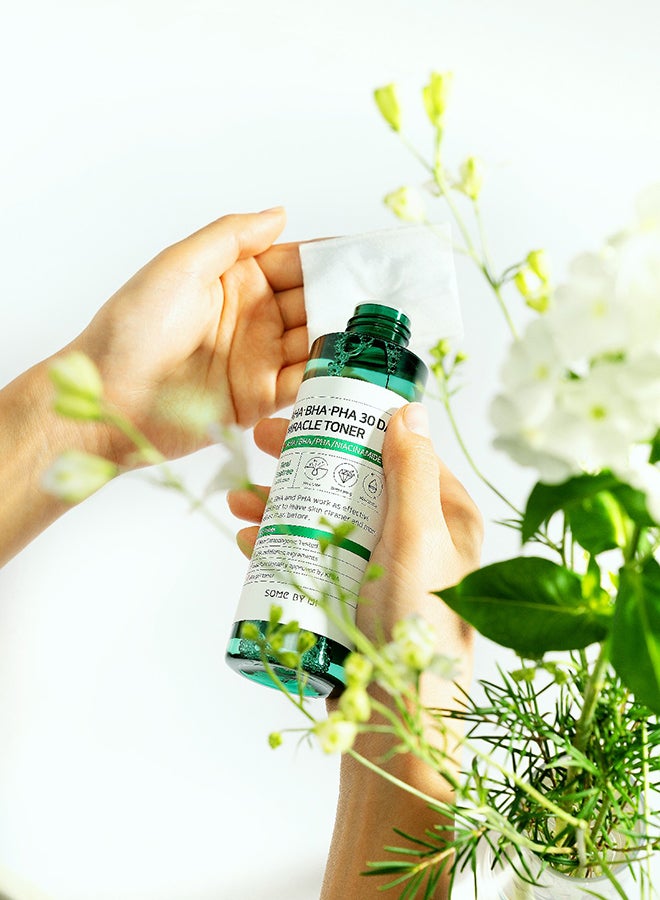 AHA BHA PHA 30 Days Miracle Toner 150ml - https://f.nooncdn.com/p/v1607494839/N18613830A_4.jpg?width=original
