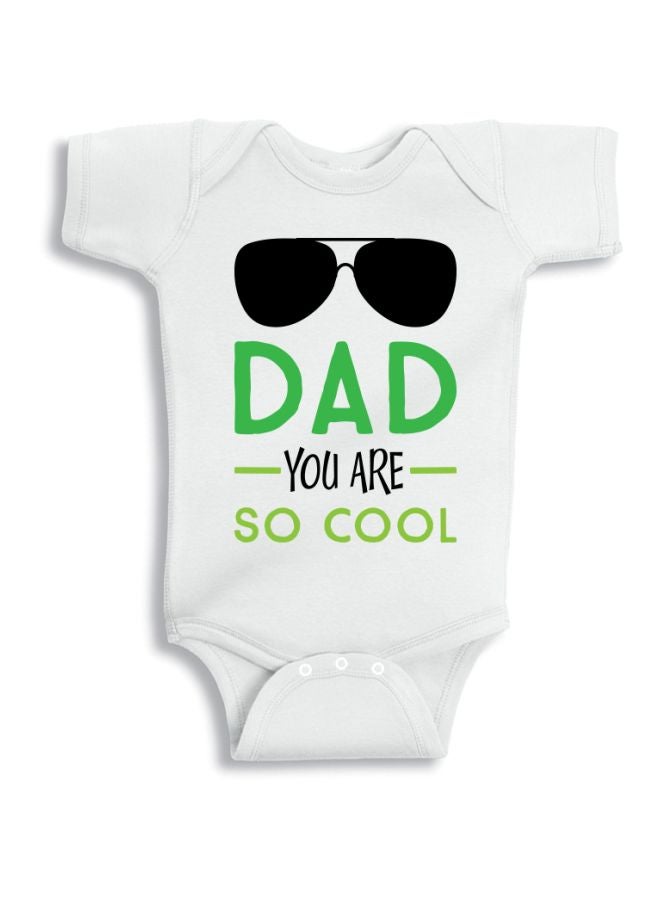 توينكل هاندس لباس من قطعة واحدة بطبعة عبارة "Dad You Are So Cool" أبيض 