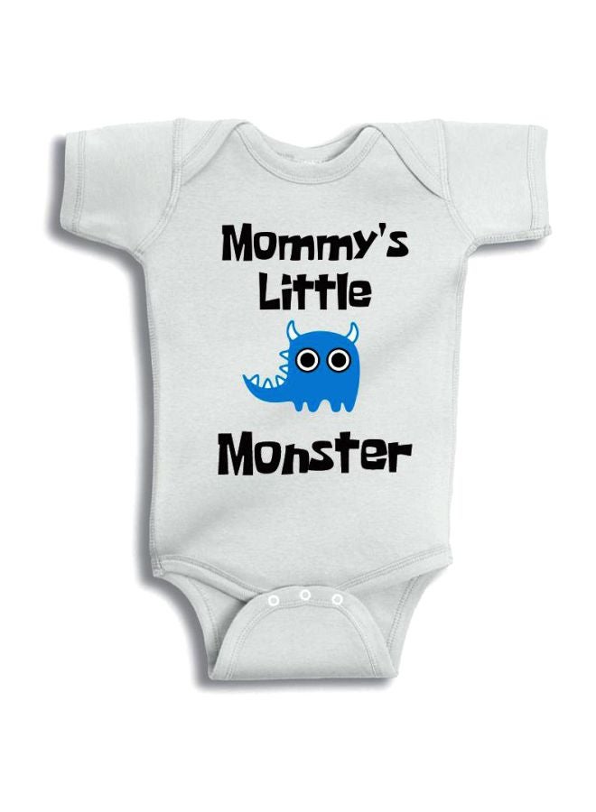 توينكل هاندس لباس مكون من قطعة واحدة بطبعة عبارة "Mommy's Little Monster" أبيض/أزرق/أسود/أصفر  - Image 1