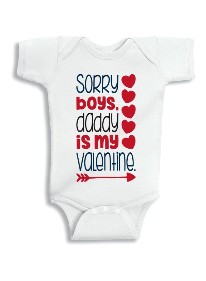 توينكل هاندس لباس من قطعة واحدة بطبعة تحمل عبارة "Daddy Is My Valentine" أبيض  - Image 1