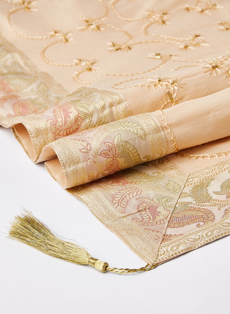 Ikras 4-Piece Embroidered Runner With Placemat And Tissue Box Set Beige 50x100cm  - Image 4