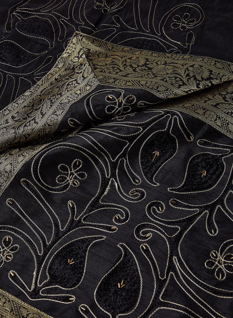 Ikras - 4-Piece Embroidered Runner With Placemat And Tissue Box Set Black 100x50cm - Image 1