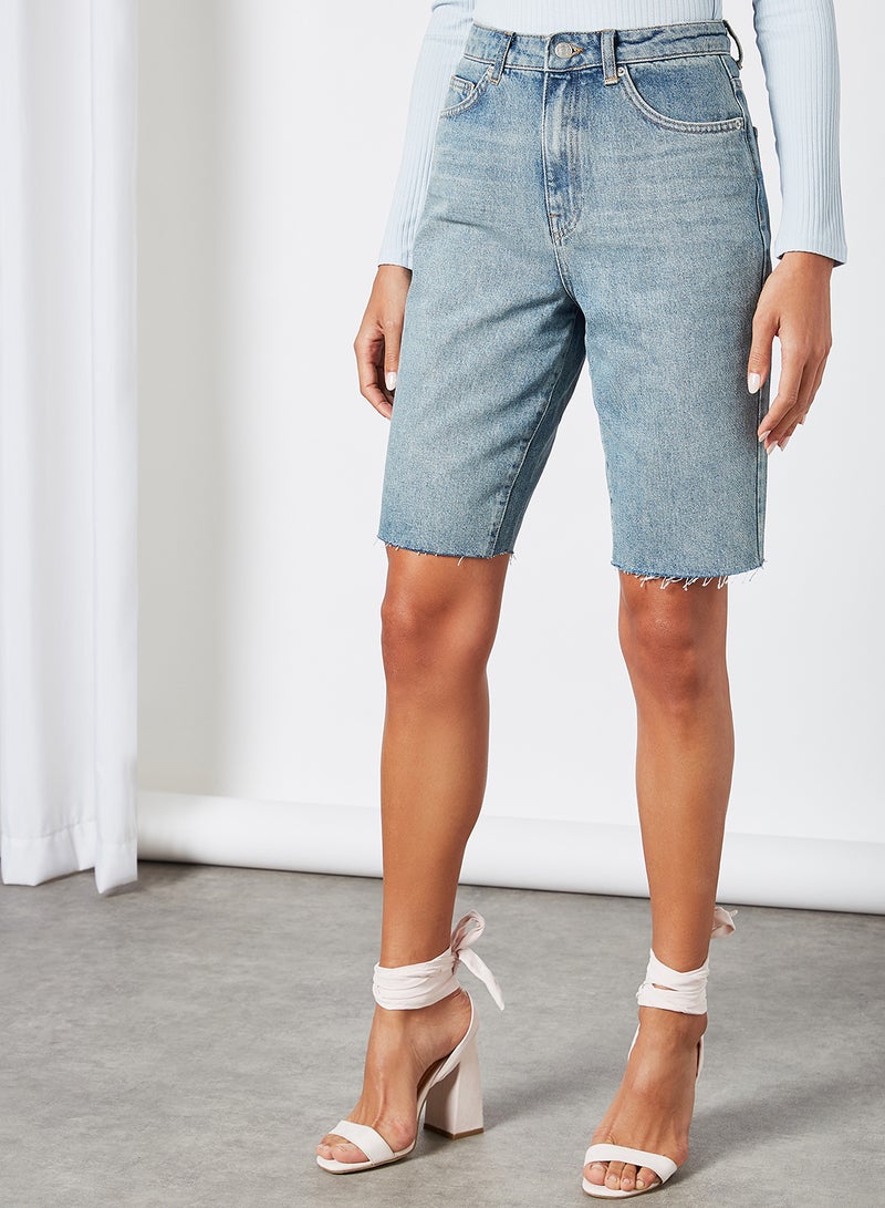 NA-KD - Frayed Hem Denim Shorts Light Blue - Image 1