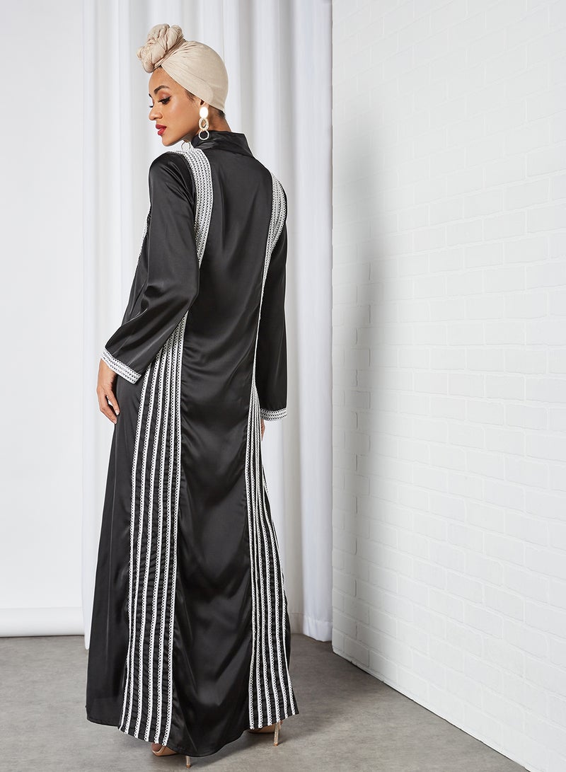SIVVI for HANIYA Contrast Crochet Overlay Abaya Black  - Image 2