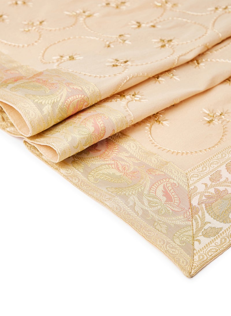 Ikras Table Cloth Set Beige  - Image 4