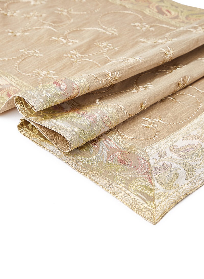 Ikras Table Cloth Set Beige  - Image 4