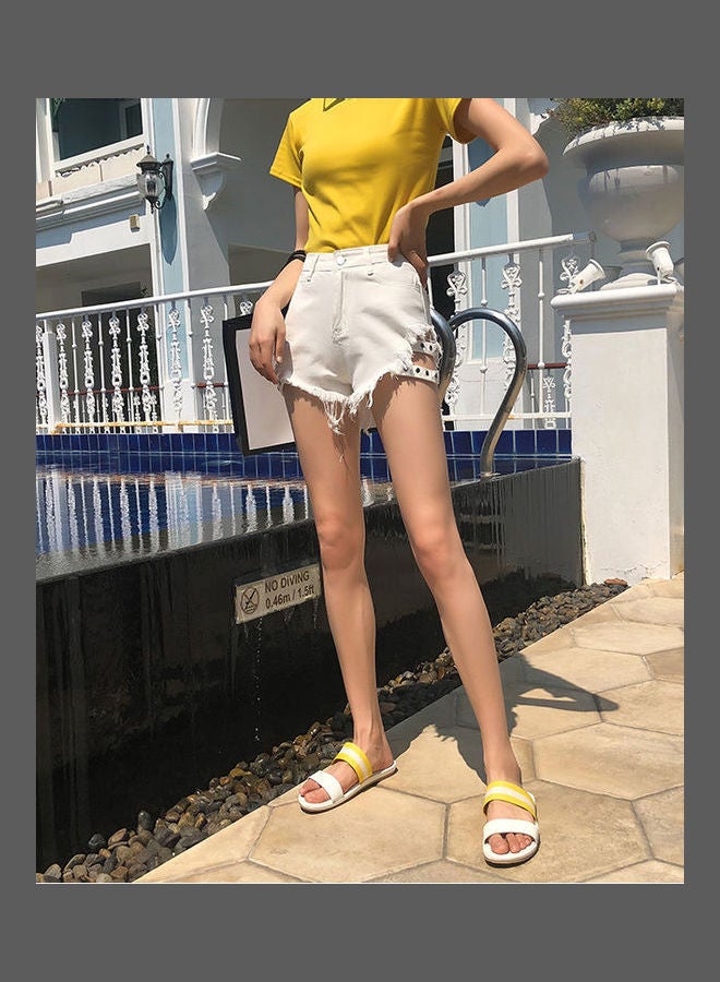 شورت كاجوال بخصر مرتفع أبيض - Image 3
