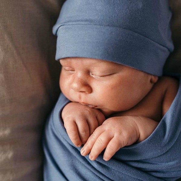 2-Piece Newborn Cocoon Printing Baby Sleeping Bag Tire Cap Set  - Image 3