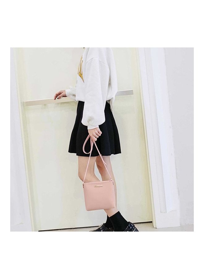 حقيبة كروس مزينة بتفاصيل بتصميم سحاب وردي - Image 3