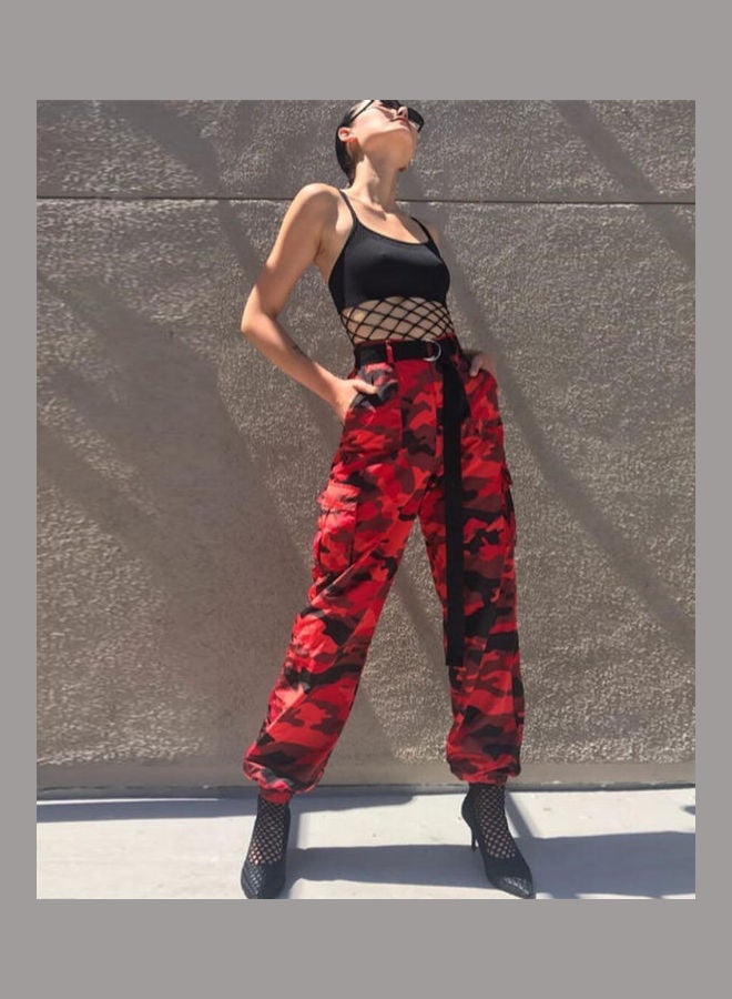 بنطال بخصر متوسط الارتفاع وطبعة مموهة لون أحمر نبيذي/أسود/بني - Image 2