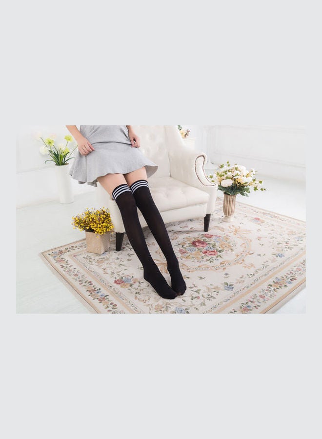 1-Pair Fashion Stripes Non Slip Long Tube Knee Socks Black - Image 1