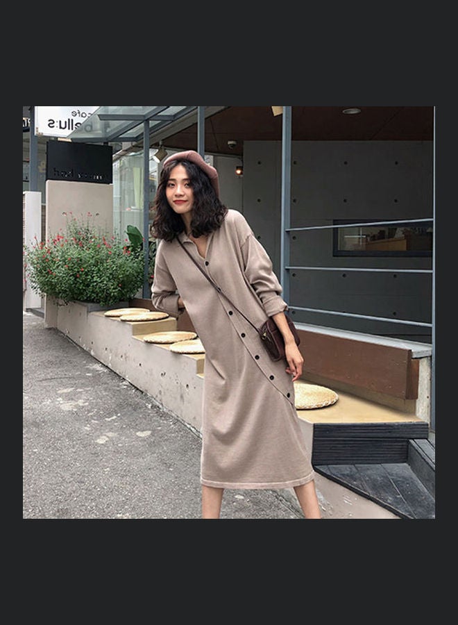 فستان بتصميم أكمام طويلة مزين بزنبرك وأزرار مائلة كاكي - Image 3