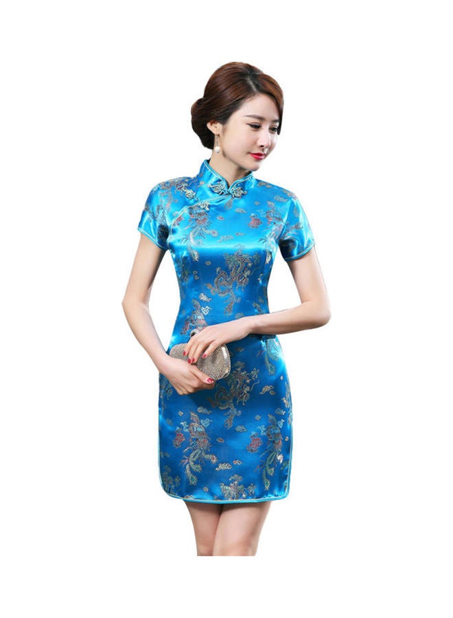 فستان قصير مطرز بنقشة الزهور البحيرة الزرقاء