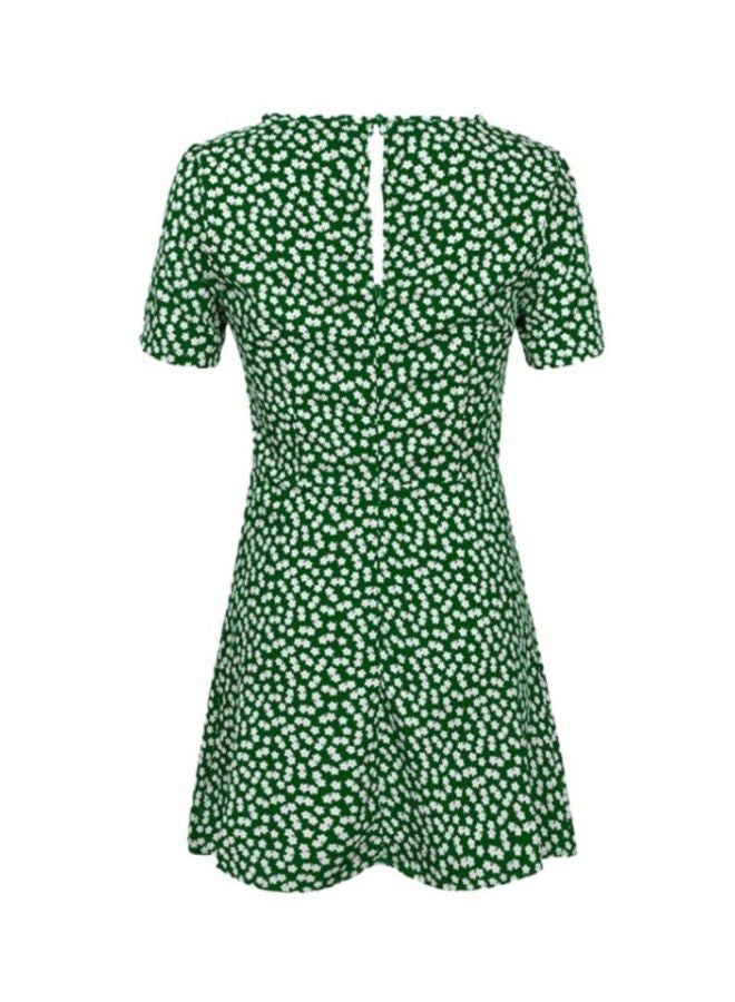 شاربدو فستان قصير منقوش بأكمام قصيرة وفتحة عنق على شكل حرف V أخضر/أبيض - Image 2
