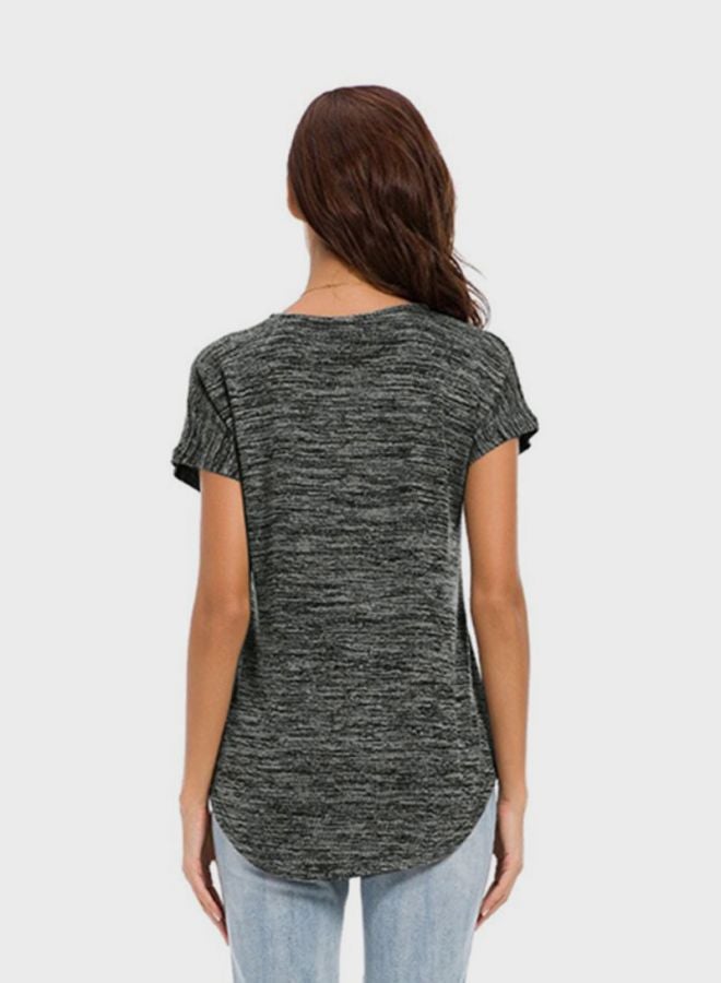 شاربدو بلوزة بأكمام قصيرة ورقبة على شكل الحرف V رمادي - Image 2