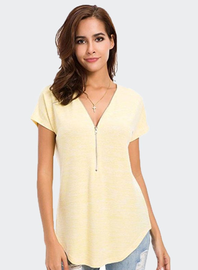 شاربدو بلوزة بأكمام قصيرة ورقبة على شكل الحرف V أصفر - Image 1