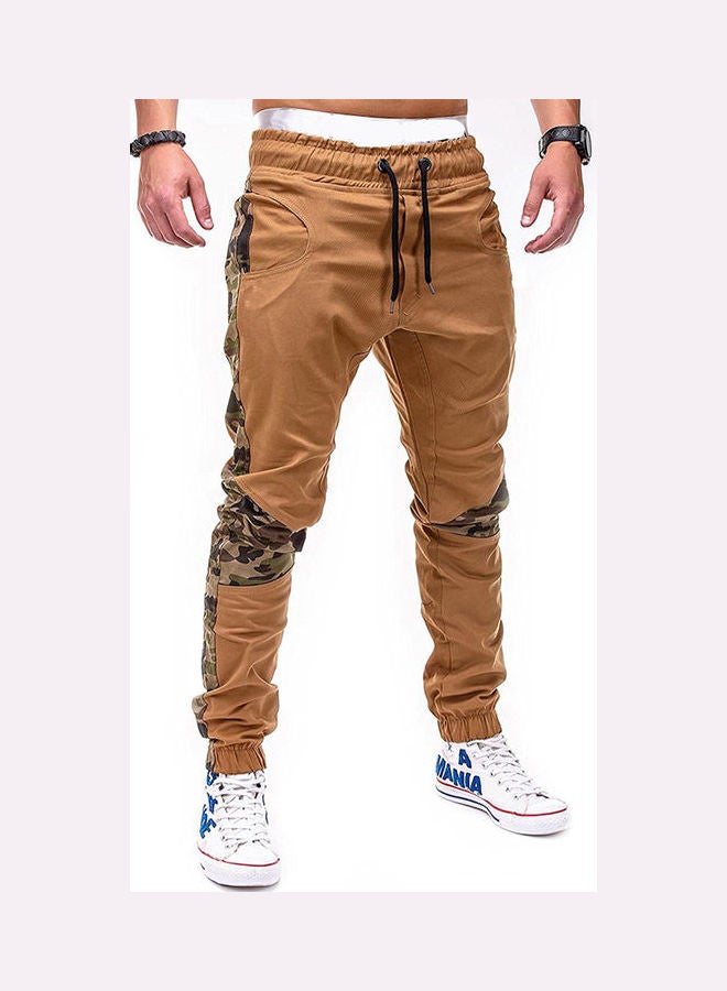 بنطال مزين بطبعة كاموفلاج كاكي - Image 2