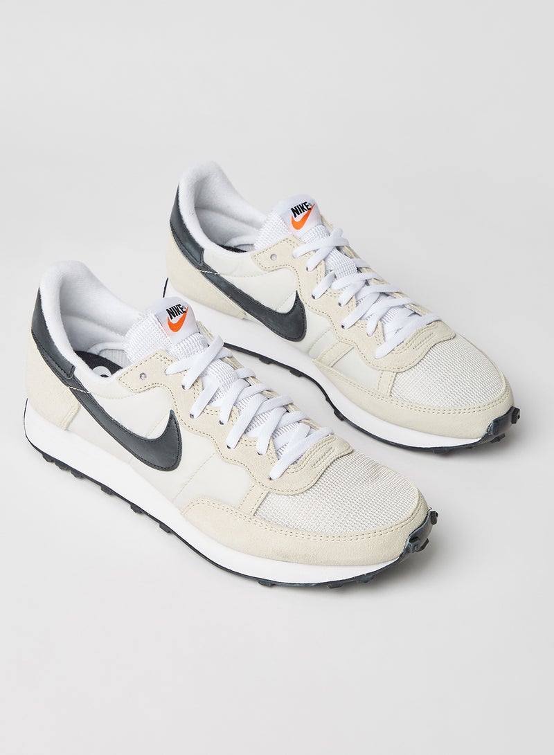 Nike - Challenger OG Sneakers Lt Bone/Black-White - Image 1