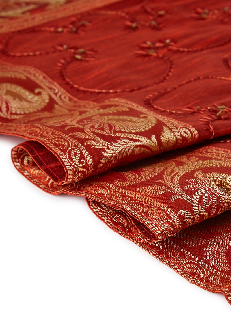 Ikras - 5-Piece Embroidered Placemat and Table Runner Set Red - Image 1