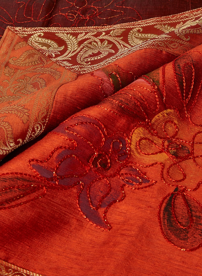Ikras 5-Piece Embroidered Table Cloth Set Red/Gold 110x110cm - Image 2