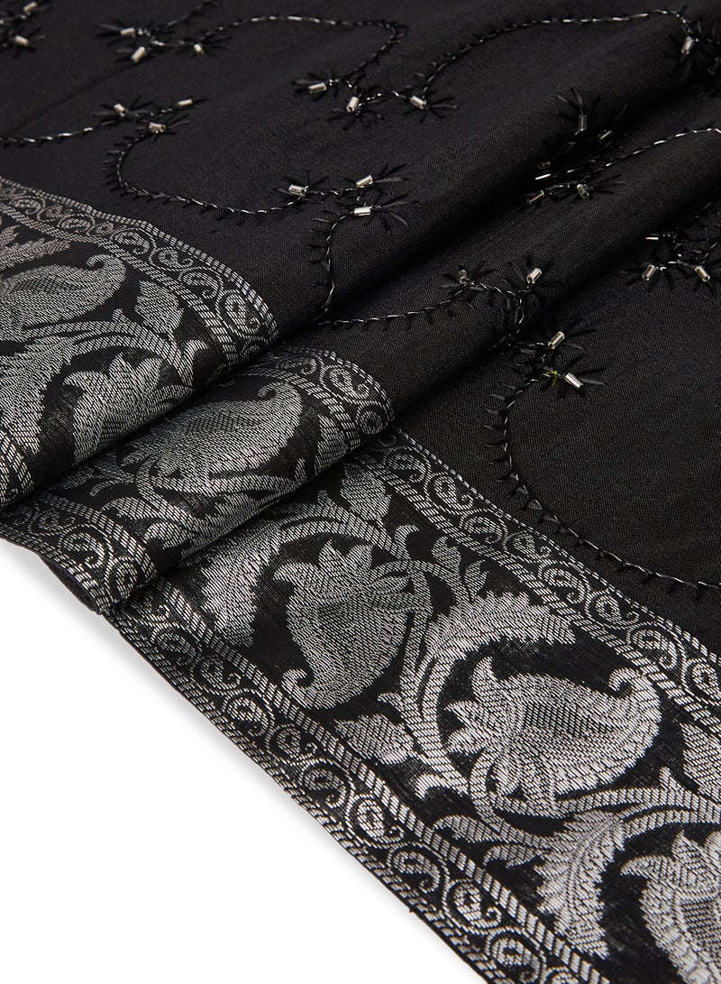 Ikras - 5-Piece Embroidered Placemat and Table Runner Set Black/Silver - Image 1