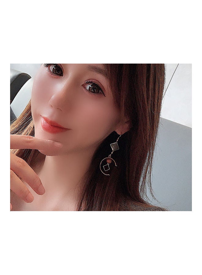 جونسون آند جونسون أقراط متدلية مصنوعة يدوياً بتصميم غير متماثل وبأشكال هندسية من جونسون آند جونسون - Image 3