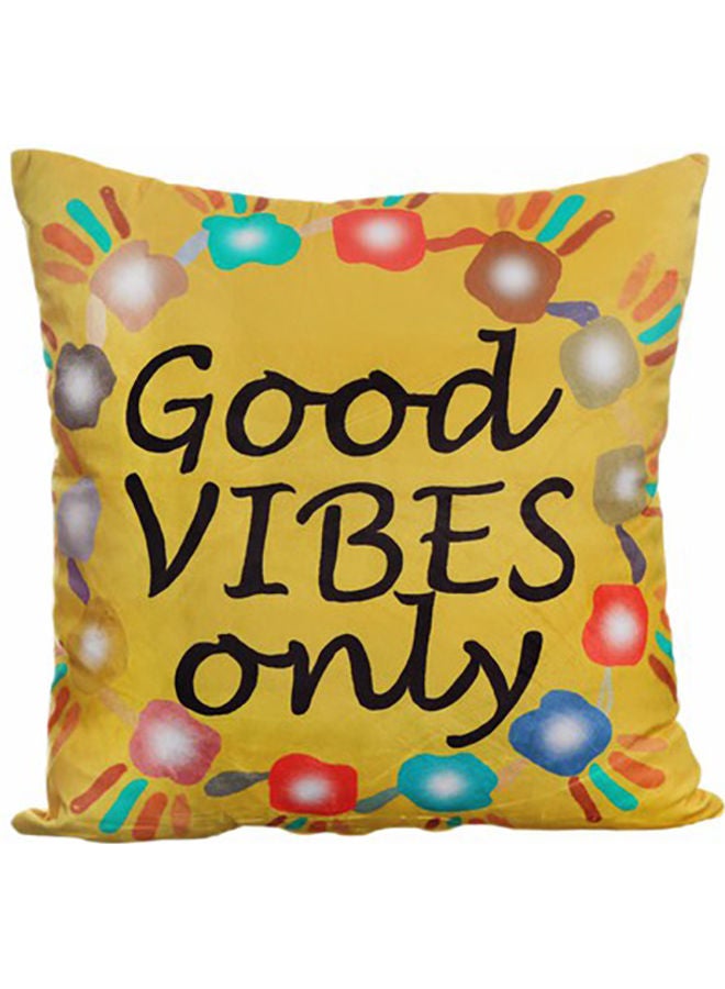 غطاء وسادة ديكور مخملي بطبعة عبارة "Good Vibes Only" أصفر/ متعدد الألوان 45x45سم