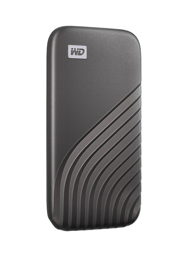 دبليو دي محرك أقراص SSD  ماي باسبورت سعة 500 جيجابايت  بسرعات قراءة تصل إلى 1050 ميجابايت في الثانية وكتابة تبلغ 1000 ميجابايت في الثانية ومتوافق مع أجهزة الكمبيوتر وماك طراز WDBAGF5000AGY-WESN رمادي - Image 2