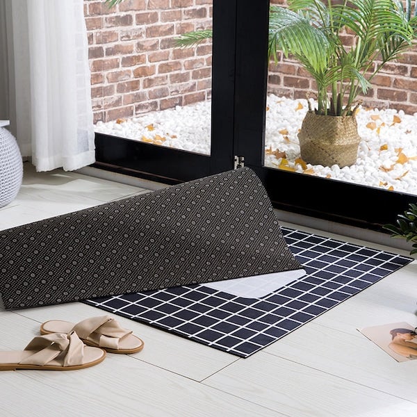 Checker Pattern Anti-Slip Comfortable Carpet Black 40x60(WxL)cm  - Image 4