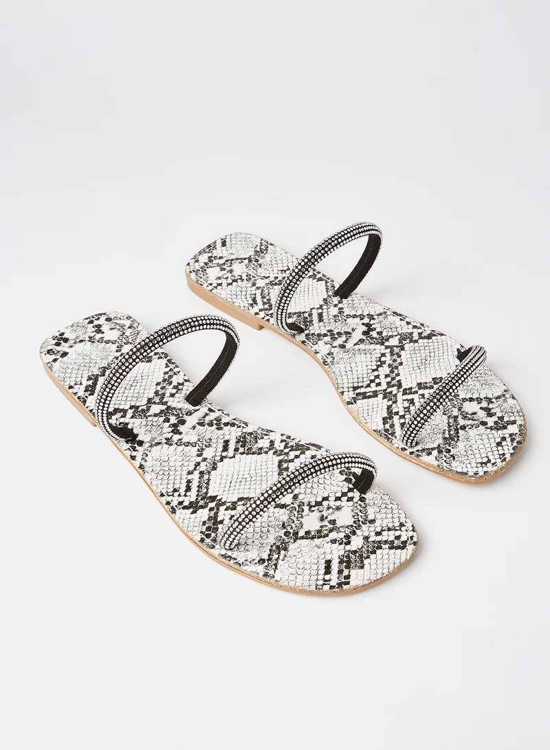 Qupid Castel Flat Sandals Grey Black