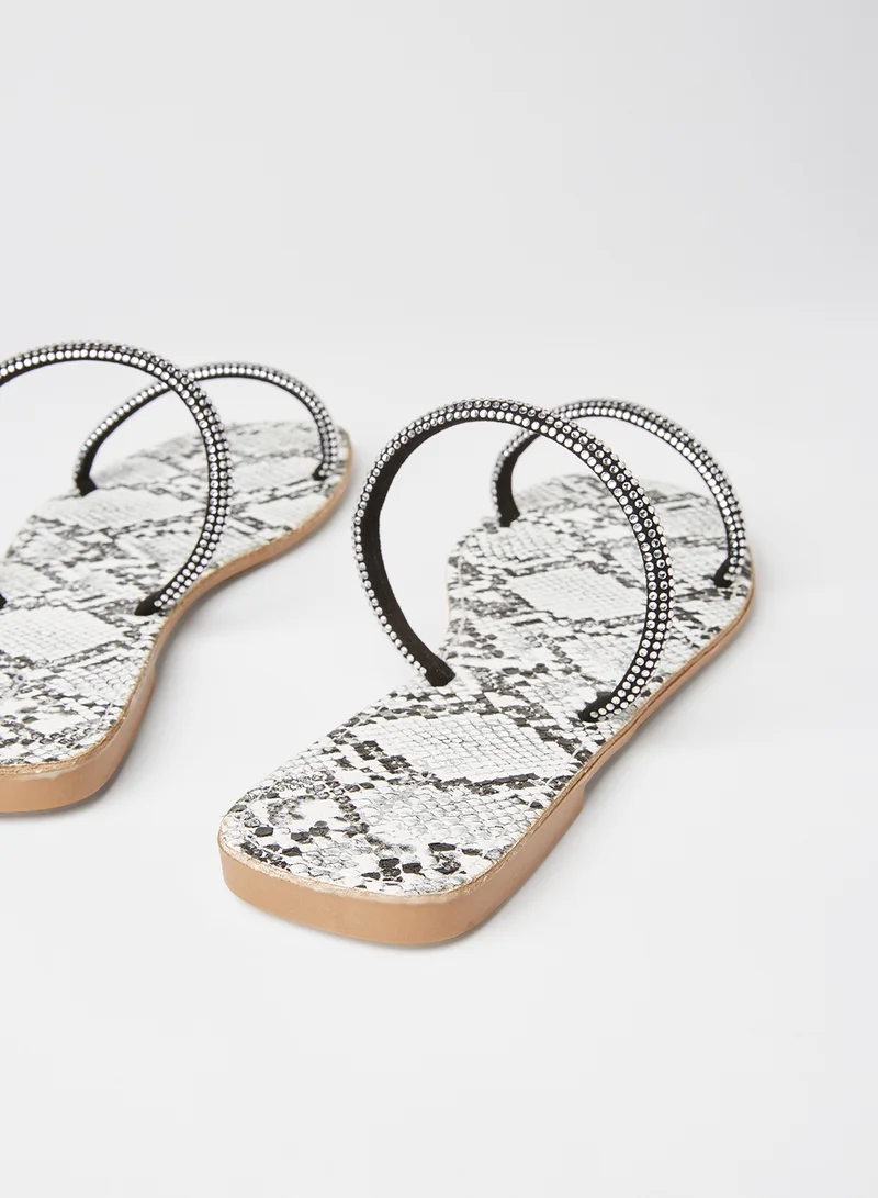 Qupid Castel Flat Sandals Grey Black