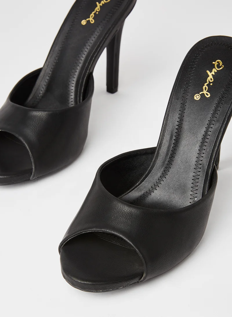 Qupid Grammy Faux Leather Sandals Black