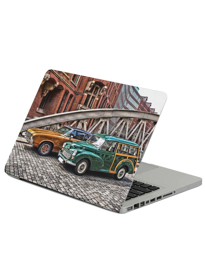حافظة لابتوب مطبوعة بنمط كلاسيكي ومشهد جانبي لسيارات متعدد الألوان
