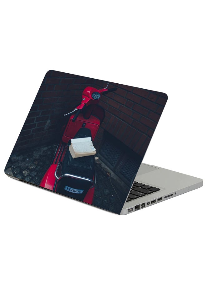 حافظة لابتوت مزينة بطبعة دراجة نارية بتصميم سكوتر وكتاب متعدد الألوان
