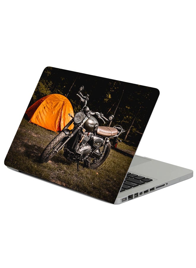 فاست برينت حافظة لابتوب بطبعة دراجة نارية وخيمة على العشب متعدد الألوان