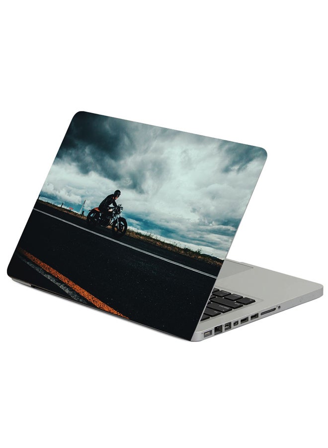 فاست برينت ملصق لابتوب بطبعة علامة الطريق لراكب دراجة نارية. متعدد الألوان
