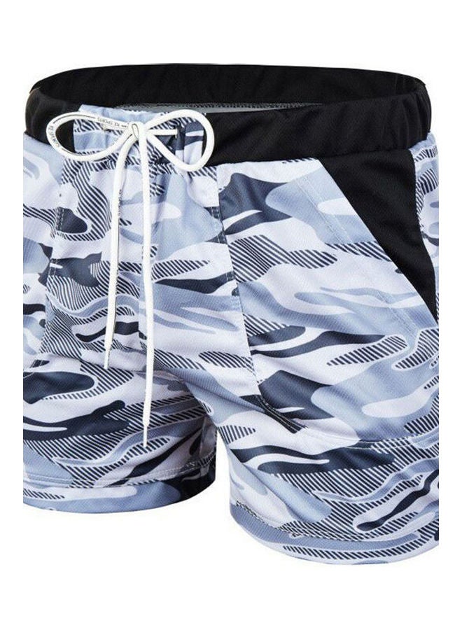 سراويل مزودة برباط ونقشة مموهة رمادي / أبيض / أسود