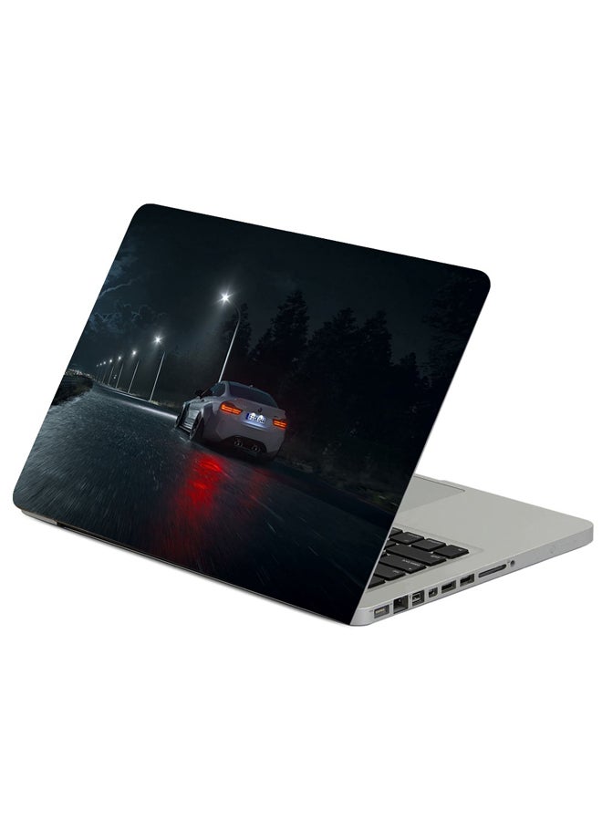حافظة لابتوب بطبعة سيارة على الطريق خلال الليل متعدد الألوان