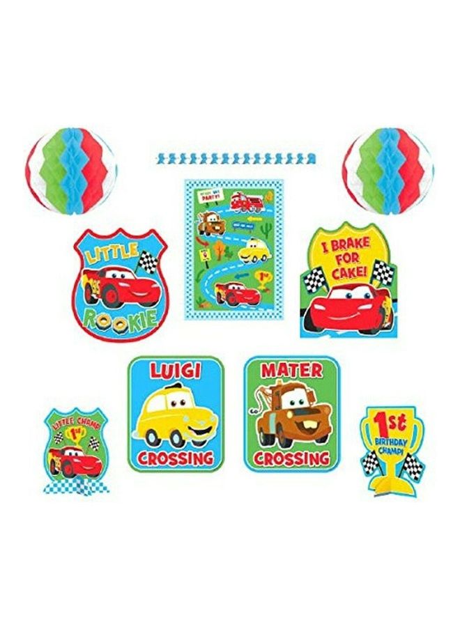 أمسكان طقم تزيين عيد الميلاد الأول بتصميم سيارات ديزني