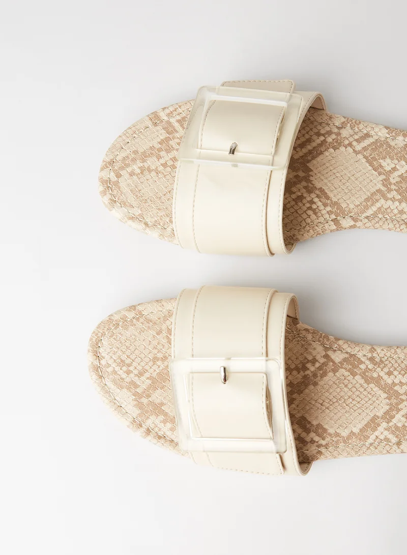STEVE MADDEN Llola Flat Sandals White