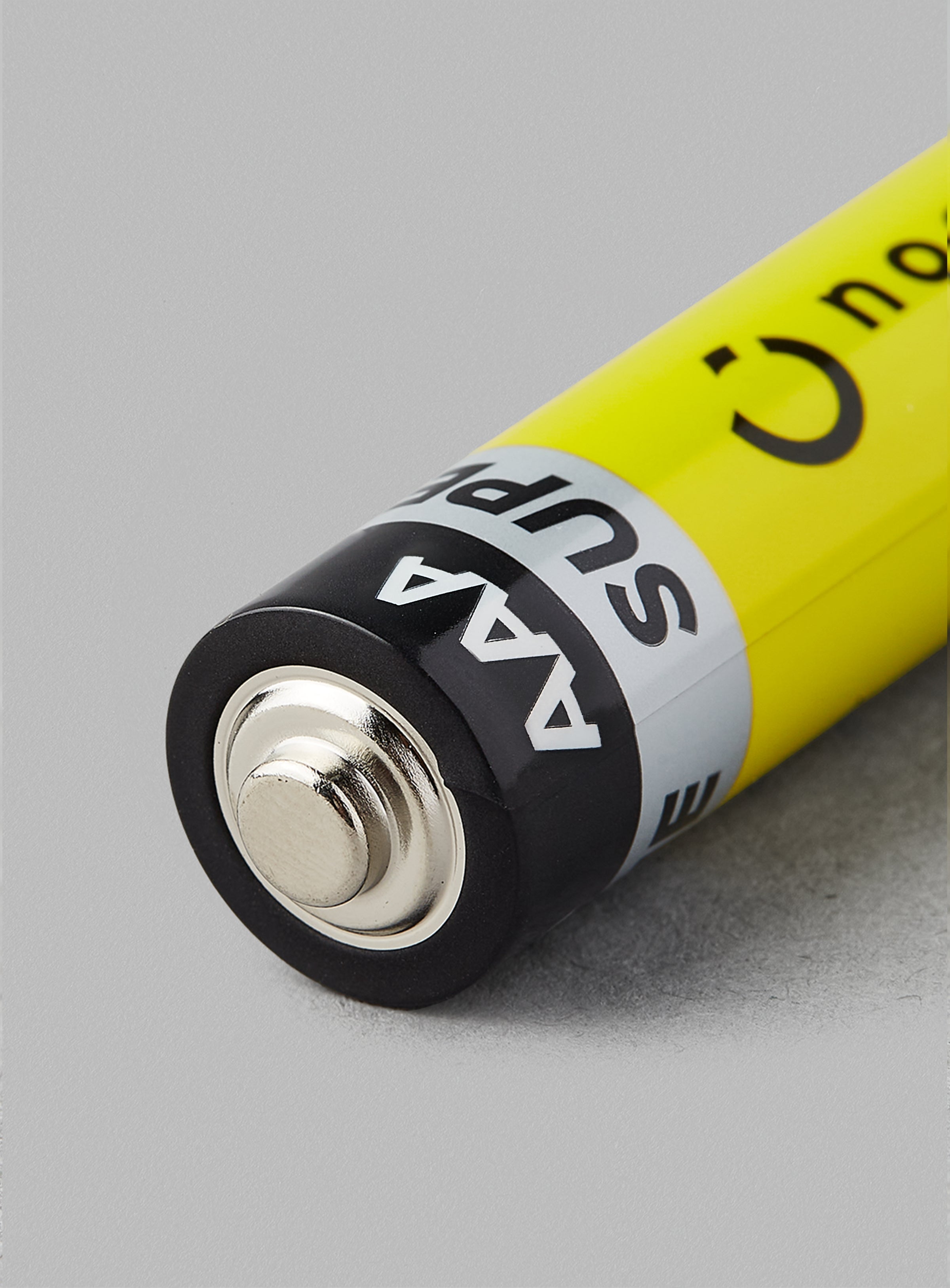 4-Piece LR03 AAA Alkaline Battery Set Yellow/Black 