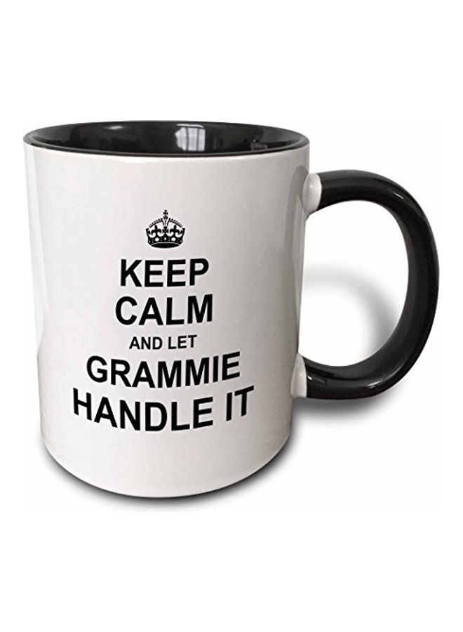 3Dروز "مج بلونين مطبوع عليه عبارة "Keep Calm And Let Grammie Handle It" أبيض/ أسود