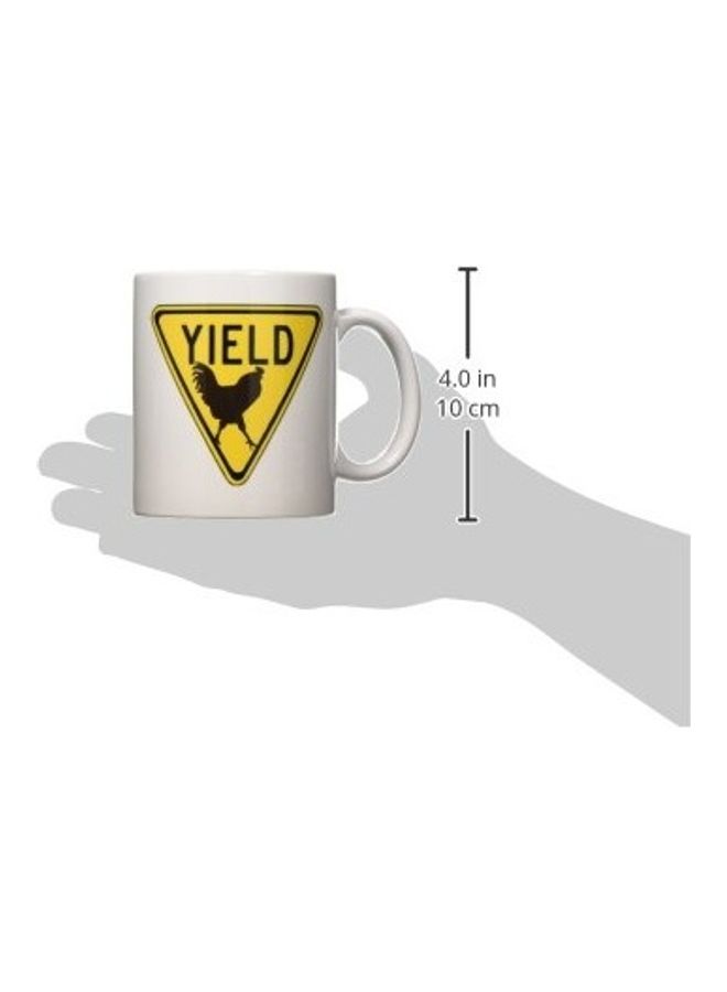 3Dروز مج مطبوع عليه كلمة "Yield" ودجاجة عابرة للطريق أبيض/أصفر/أسود - Image 2