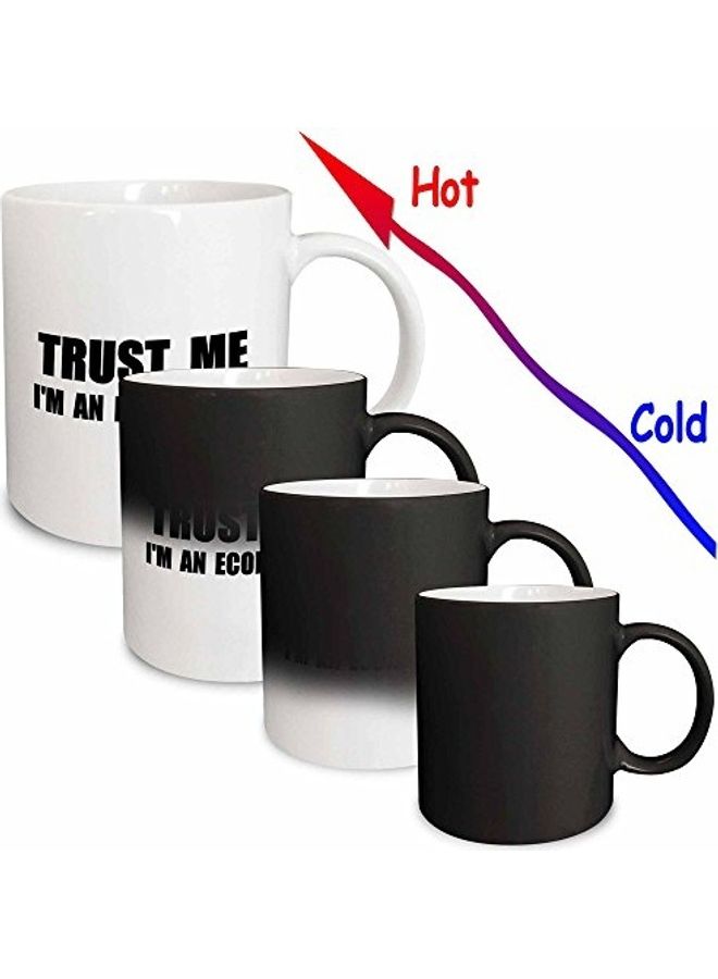 3DROSE Trust Me I'm An Economist Fun Economics Print Magic Transforming Mug Black/White - Image 3