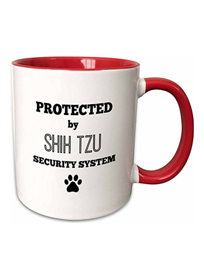 3Dروز "مج من السيراميك بطبعة عبارة "Protected By Shih Tzu Security System" أحمر/أبيض