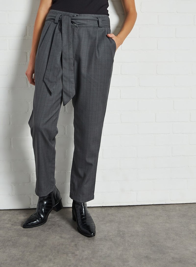 بيسيك إكس إكس بنطال فير سادة بقصة ضيقة رمادي - Image 1