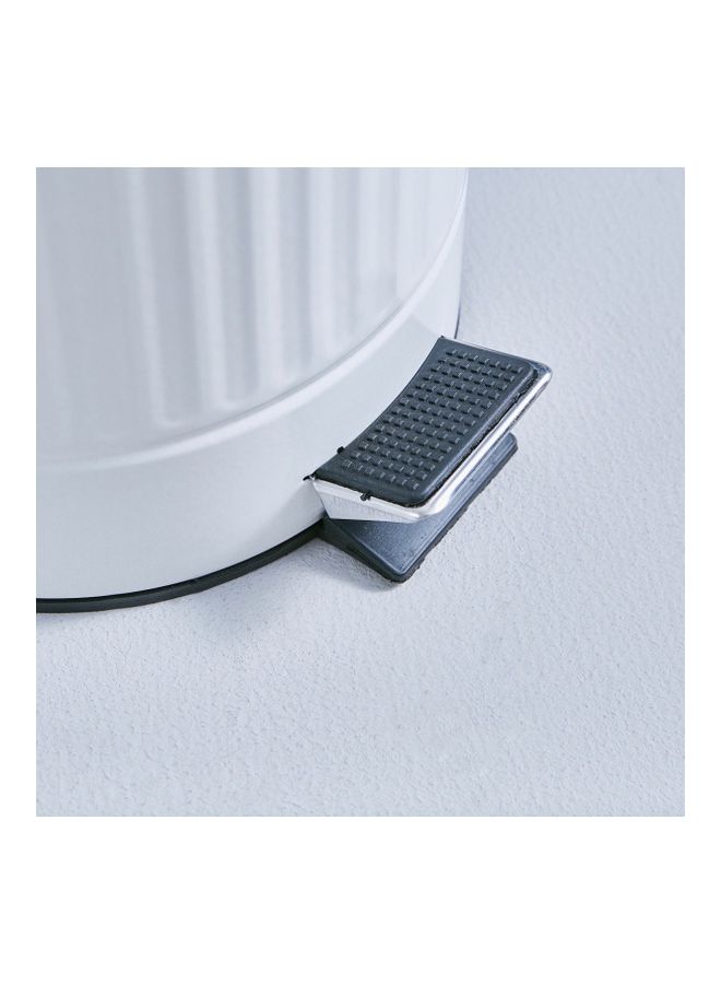 Home Box Country Metal Pedal Bin White 5Liters  - Image 3