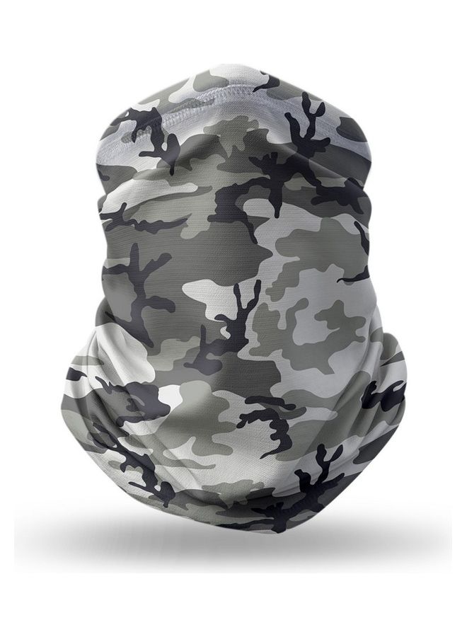 ستايلايزد كمامة الوجه المصممة لتصل إلى الرقبة