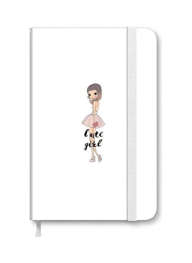 ستايلايزد نوت بوك بغلاف سميك وأوراق مقاس A5 مزين بطبعة فتاة خجولة ويحمل عبارة "Cute Girl" متعدد الألوان - Image 1